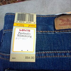 New Levi's Women's jeans